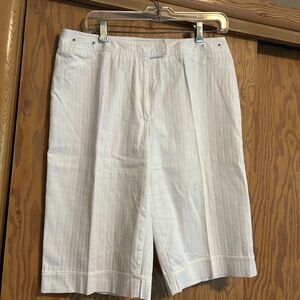 Laura Studio lined jacket and walking shorts